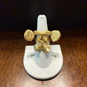 Auth NEW Tory Burch BRUTALIST LOGO COCKTAIL Ring Hammered Matte 18kGP Size 6.5